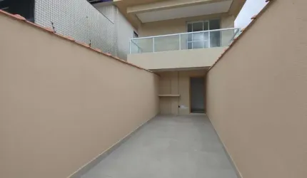Casa para venda no Estuário, Santos-SP: 3 quartos, 1 suíte, 2 vagas. 109m² de conforto e espaço! Venha conhecer!