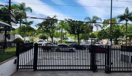Apartamento à venda no Gonzaga em Santos com 2 quartos e vista mar