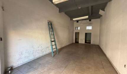 Imperdível oportunidade de investimento em ponto comercial no Boqueirão, Santos-SP: 1 sala, 2 banheiros, 4 vagas, 248m²!