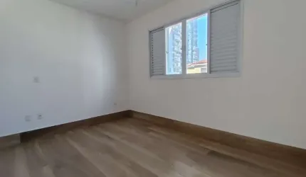 Casa em Condomínio à Venda em Santos-SP no Gonzaga: 3 Quartos, 2 Suítes, 1 Sala, 1 Vaga de Garagem, 162m² de Área