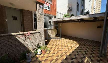 Oportunidade única: Casa à venda em Santos-SP, bairro Embaré, 2 quartos, 1 sala, 2 banheiros, 2 vagas, 104m² de área.