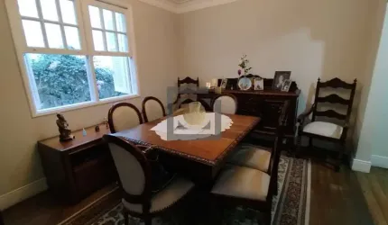 Casa à Venda: Charme e Conforto na Vila Mathias Santos - 3 Quartos, Espaço Amplo 225m² e Quintal Paradisíaco!