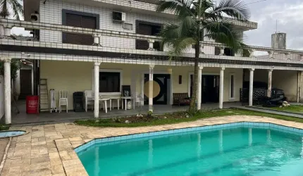 Casa com 4 Suítes e Piscina no Morro Nova Cintra, Santos-SP - Imperdível!