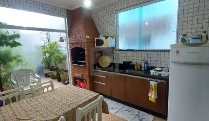Casa à venda em Santos-SP, Embaré: 4 quartos, 3 suítes, 2 salas, 1 vaga, 228m²!