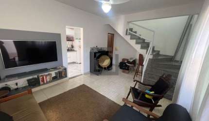 Casa à venda em Santos-SP, Marapé: 2 quartos, 2 suítes, sala, 3 banheiros, 2 vagas e 90m² de área. Confira!
