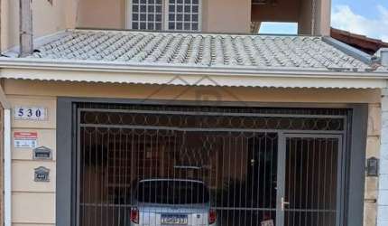 Casa  à venda em Indaiatuba-SP, Jardim Alice: 3 quartos, 3 suítes, 1 sala, 4 banheiros, 2 vagas, 170m². Aproveite!
