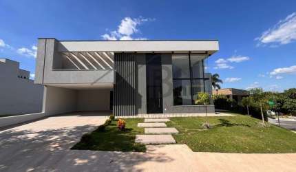LINDA CASA A VENDA NO RESIDENCIAL JARDIM PIEMONTE NA CIDADE DE INDAIATUBA SÃO PAULO , CIDADE MARAVILHOSA A 1 HORA DA CAPITAL PAULISTA .