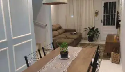 - Excelente Casa no Condomínio Villggio Dona Genoveva - Cajamar