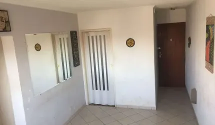 - Apartamento no Condomínio Janete Bitar - Parque Peruche
