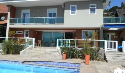 Sobrado alto pradrão à venda no Horto Florestal - Mansão