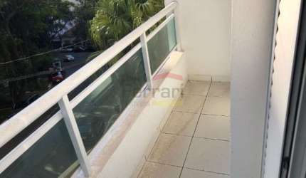 Apartamento com 3 dormitórios e uma suite na aclimação