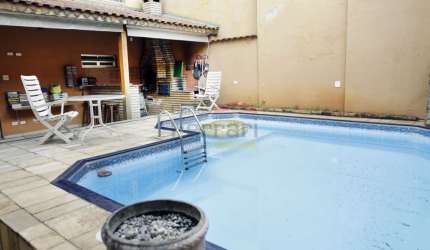Sobrado à venda Santa Terezinha - 240m2 -- 03 suites, 05 vagas