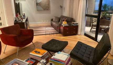 Apartamento Perdizes, Rua Apinajes, 173m²  Edifício Lyon-  3 suítes, 4 vagas.