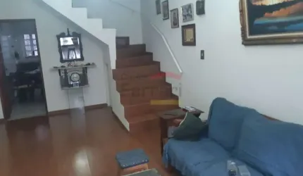 Sobrado na Água Fria em Vila Fechada