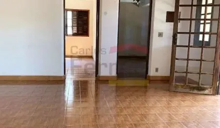 CASA TÉRREA PRÓXIMO AO HORTO COM 2 DORMITÓRIOS, QUINTAL, CHURRASQUEIRA, FORNO DE PIZZA, 4 VAGAS