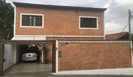 Sobrado á venda na Vila Guilherme - 4 dormitórios e seis vagas de garagem.