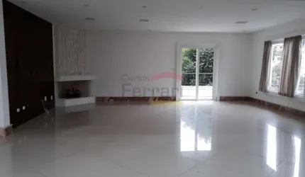 Casa em condomínio região Vila Albertina