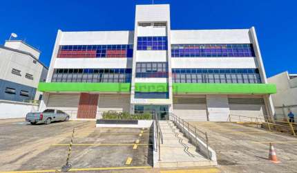 Lapa de baixo: Prédio com galpão industrial, 30 salas, 20 WC, 30 vagas e 6.365m² construída