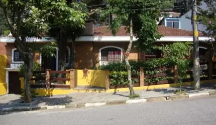 Casa térrea no Bairro do Tremembé, piscina, edícula, 4 dormitórios, 2 suítes, 5 vagas