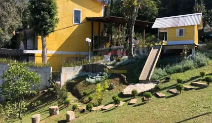 Sobrado para venda no Condomínio Parque Suíça, meio a Serra da Cantareira com 400 metros quadrados