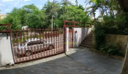 Sobrado isolado no Jardim França, 4 dormitórios, suíte, 5 vagas, piscina, 400 metros
