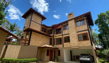 Casa no condomínio 4 Seção, Serra da Cantareira, 2024 metros.