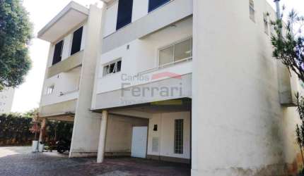 CASA EM CONDOMINIO PARA VENDA.