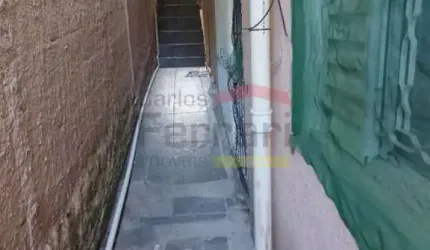 Sobrado com 7 casas para renda no Jd. Peri