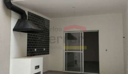 Sobrado com 03 suítes e 02 vagas com AC=143m²
