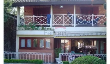 SOBRADO NO TREMEMBÉ 4 DORMITÓRIOS SENDO 3 SUITES, 4 VAGAS