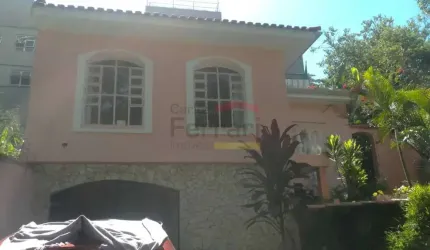 CASA TOTALMENTE TERREA, NO LAUZANE PAULISTA 3 DORMITÓRIOS, SENDO 1 SUÍTE, 5 VAGAS, QUINTAL