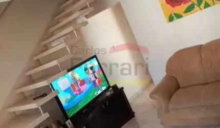 Sobrado à poucos minutos do Metro Tucuruvi