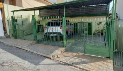 SOBRADO NA PARADA INGLESA COM 2 DORMITÓRIOS, AMPLO QUINTAL COM 8 VAGAS PARA CARRO
