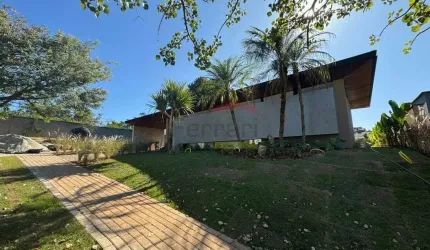 Casa térrea  à venda com 3 suítes e no condomínio Figueira Garden