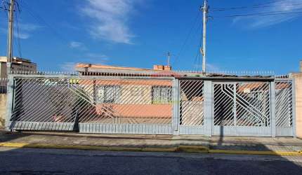 Casa térrea região Jardim Centenário área total 264m²