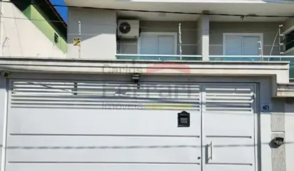 Sobrado na Vila Mazzei, com 2 quartos e 2 vagas de garagem