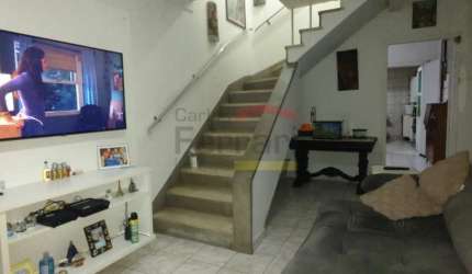CASA DE VILA BEM NO MIOLO DE SANTANA COM 2 DORMITÓRIOS, 1 VAGA DE GARAGEM