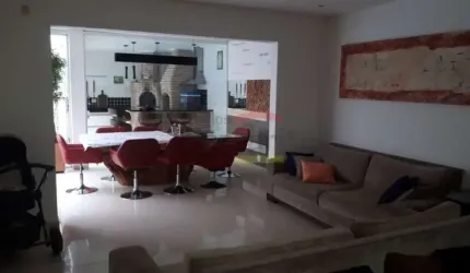 CASA EM CONDOMÍNIO COM  5 DORMITÓRIOS, 2 SUÍTES E 3 VAGAS - COM LAZER