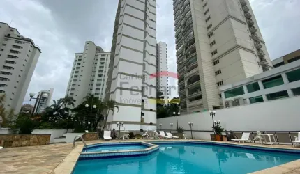 Excelente apto com 5 vagas na garagem