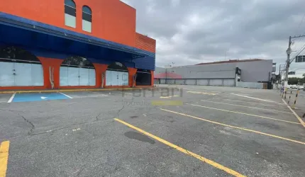 Loja comercial com 5.300m², ótima localização, via de grande fluxo, estacionamento para 80 veículos.