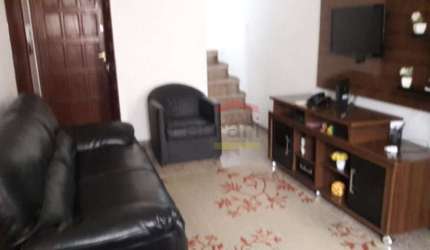 SOBRADO EM CONDOMÍNIO COM 03 DORMITÓRIOS, 01 VAGA DE GARAGEM E CHURRASQUEIRA
