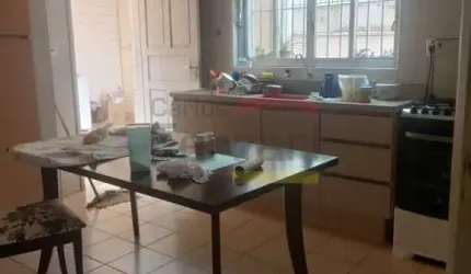 Excelente Imóvel à Venda - Sobrado com 3 Quartos e 2 Banheiros