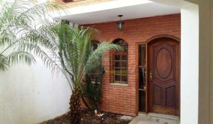 Casa assobradada na Vila Nivi com 273 m ² / 3 dormitórios / 1 suíte/ 2 vagas