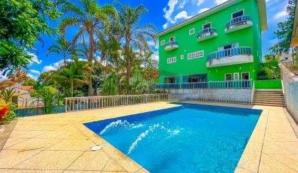 Casa de Alto padrão no Tremembé sendo 8 Suites 8 vagas, Piscina, Churrasqueira e Salão de Festas.