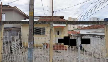Casa Assobradada na Vila Mazzei precisa de reforma