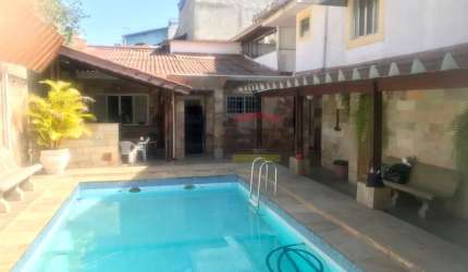 Casa Assobrdada a Venda  na Vila Ede - 4 dormitórios e 5 vagas