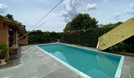 Sobrado à venda no Jardim França , 5 dormitórios, 1 suíte, 3 vagas, churrasqueira e piscina
