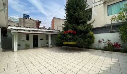 Casa térrea,em rua sem saida.