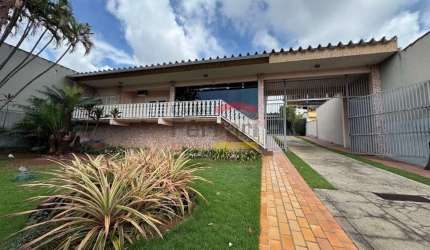 Casa térrea à venda com 3 dormitórios e 10 vagas no Alvinópolis