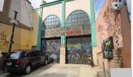 Prédio com salão na Av. Engenheiro Caetano Alvares - locação